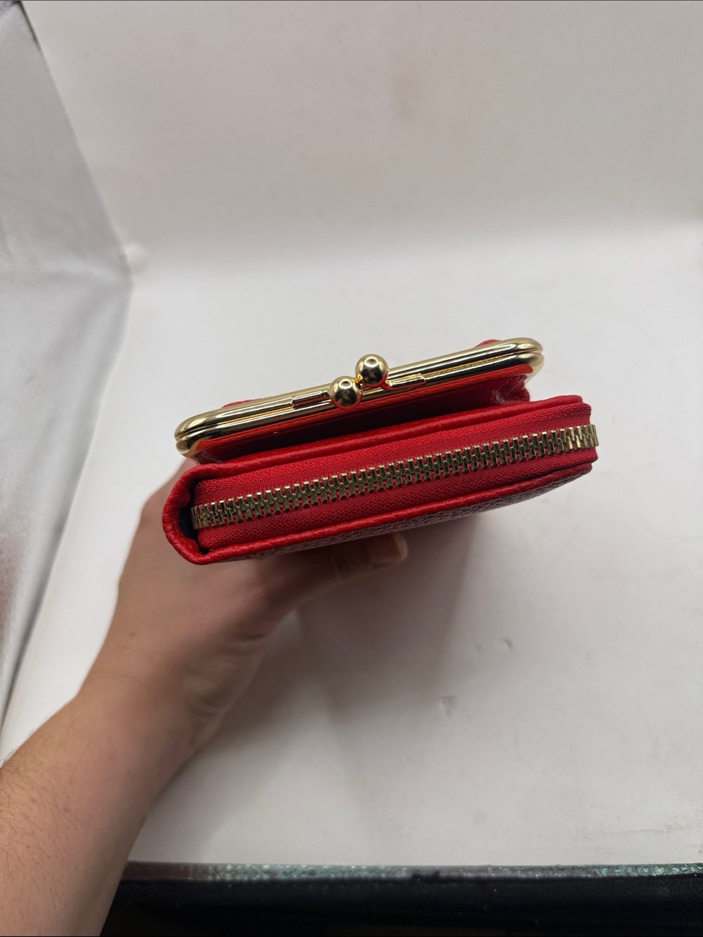 NWOT Carr Ken Crossbody Purse Bag Wallet Clutch Phone Red Kiss Lock Convertible - Picture 11 of 13